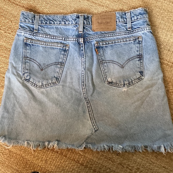 Levi’s Distressed Denim Cutoff Skirt - Picture 4 of 4